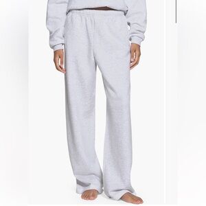 SKIMS DARK GREY SWEATPANTS RAW HEM SMALL